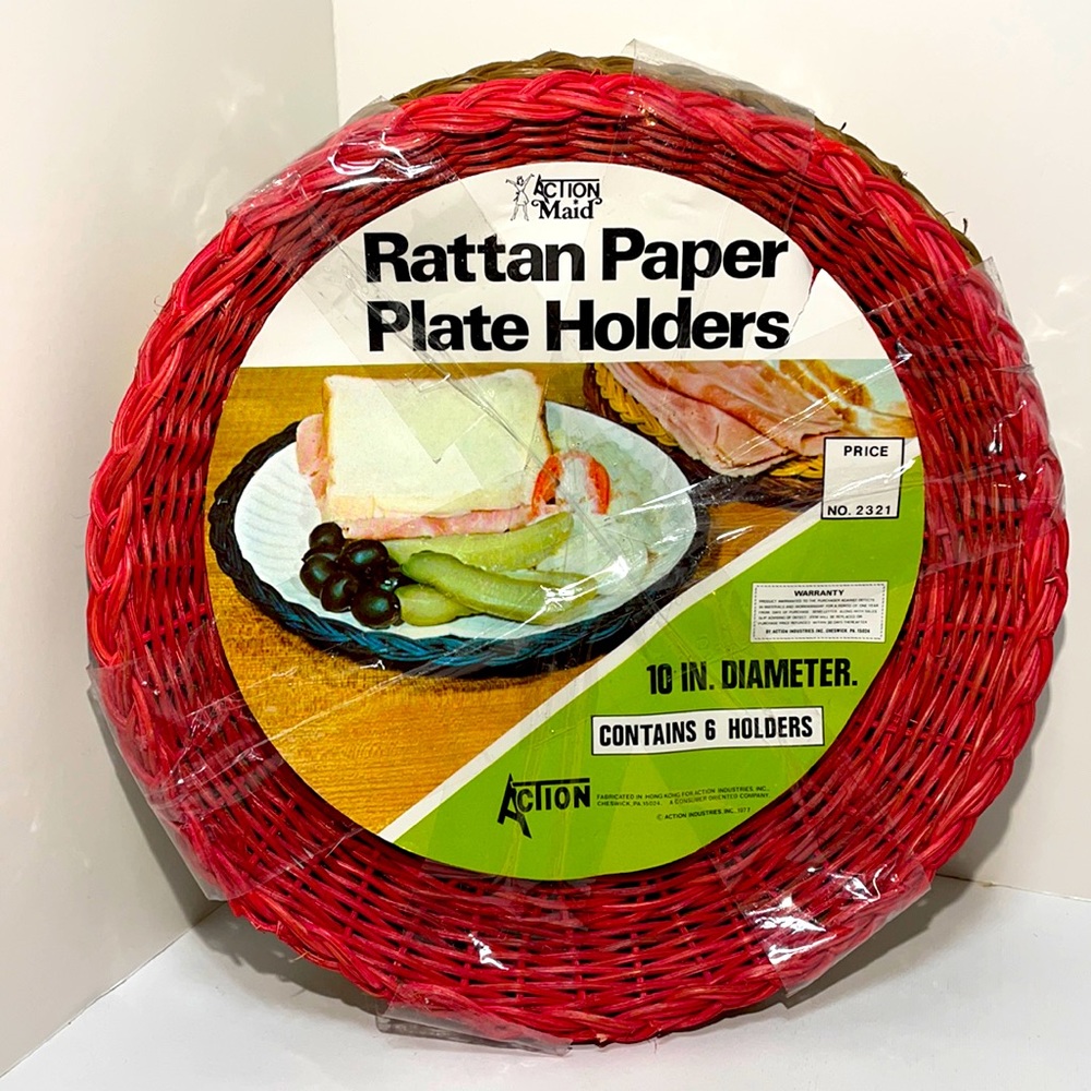 Vintage 1977 Contains 4 Made In Hong Kong Ratton Plate holders!